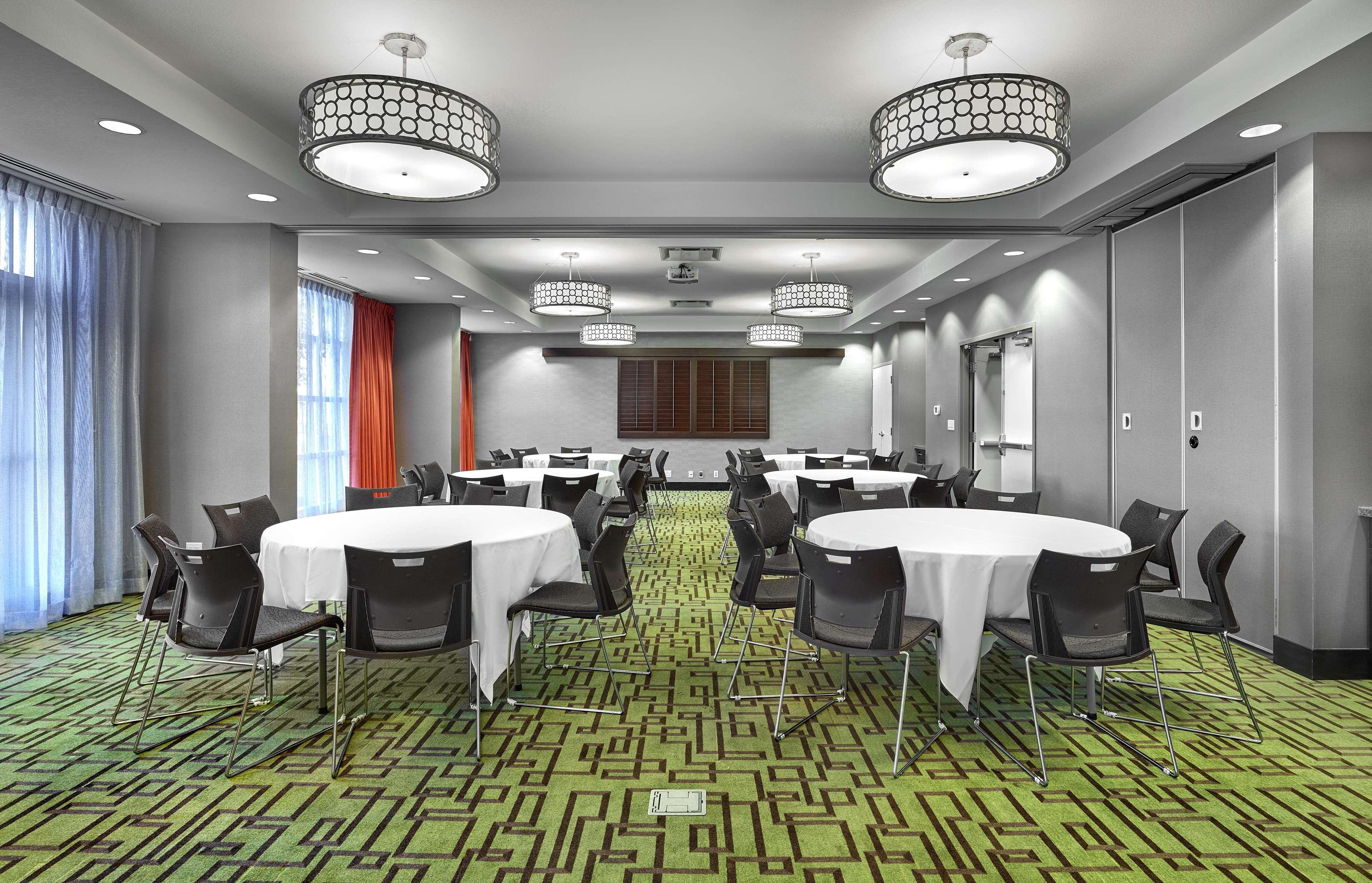 Hampton Inn By Hilton Calgary Airport North מראה חיצוני תמונה