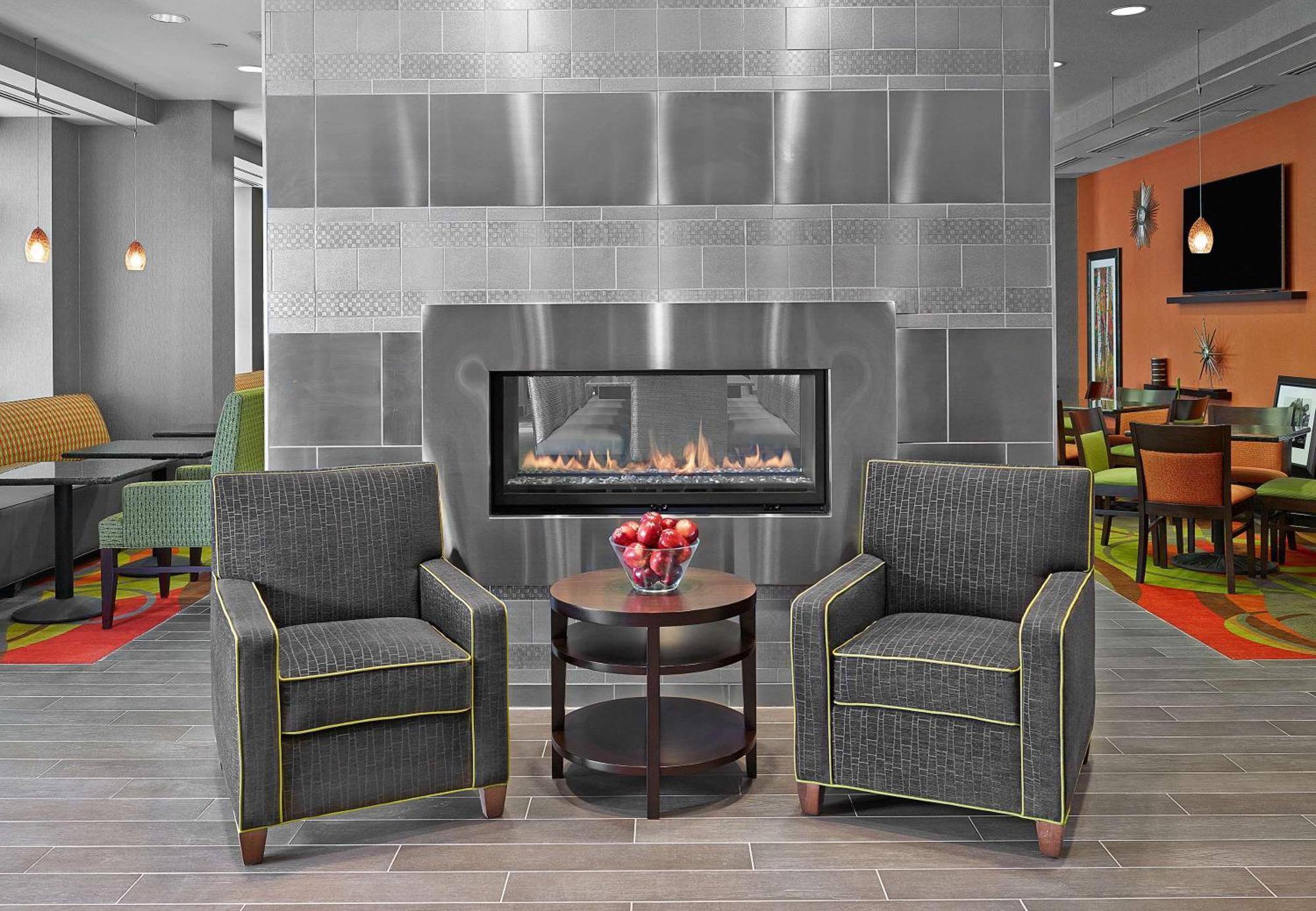 Hampton Inn By Hilton Calgary Airport North מראה חיצוני תמונה