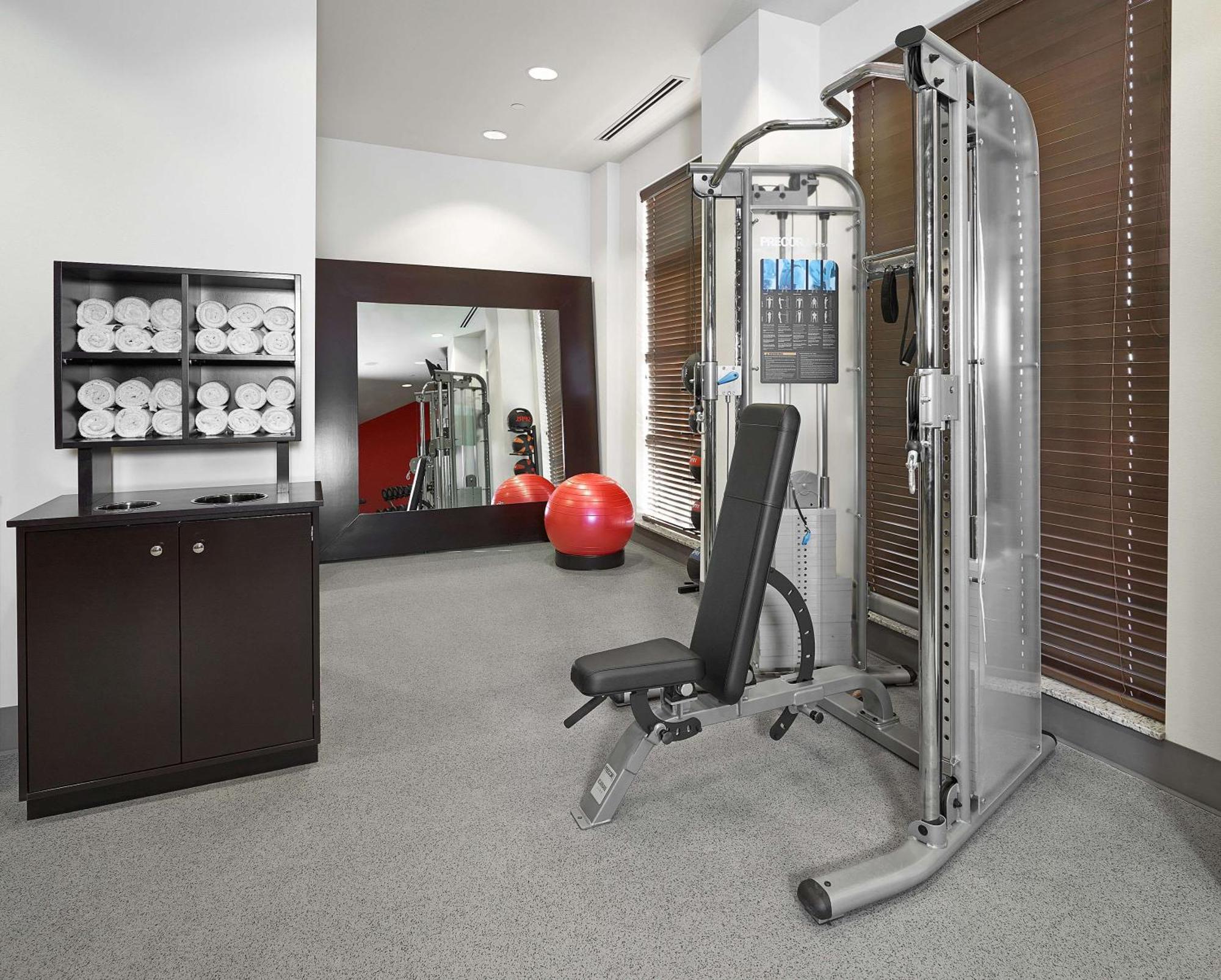 Hampton Inn By Hilton Calgary Airport North מראה חיצוני תמונה