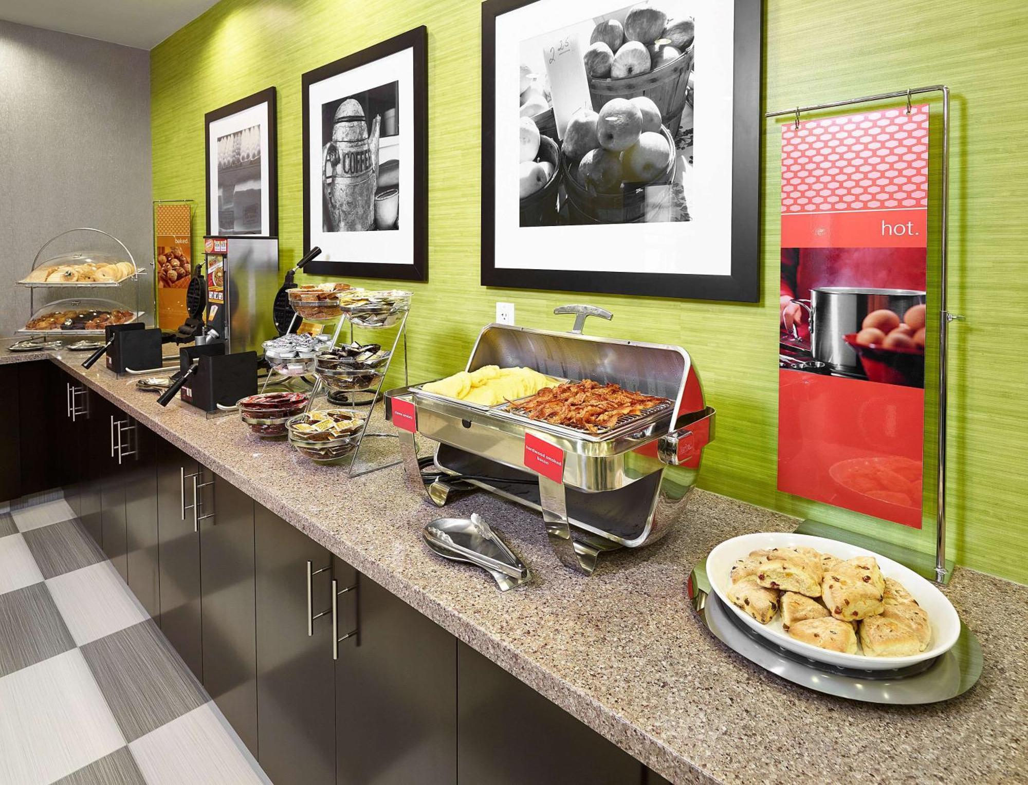 Hampton Inn By Hilton Calgary Airport North מראה חיצוני תמונה