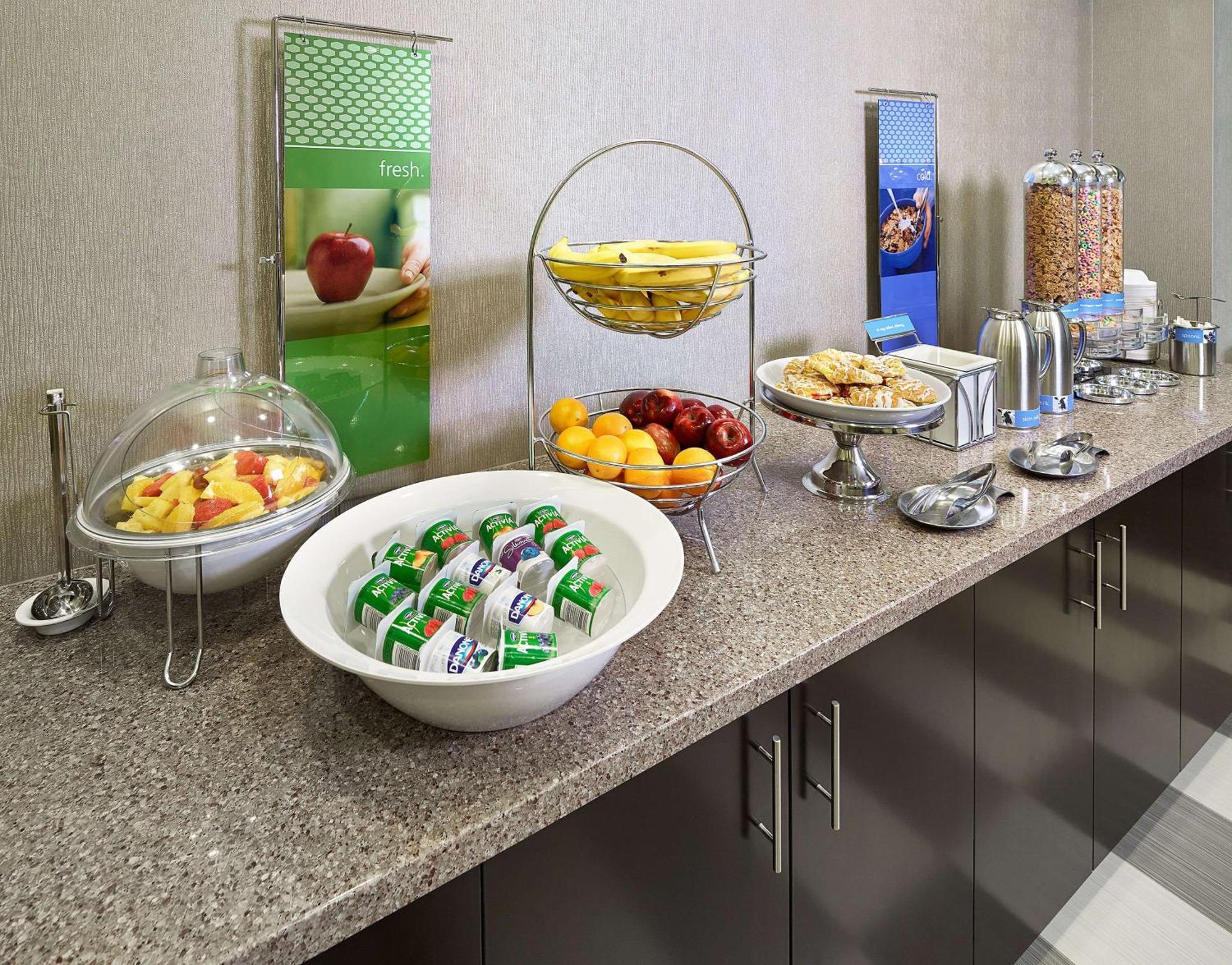 Hampton Inn By Hilton Calgary Airport North מראה חיצוני תמונה